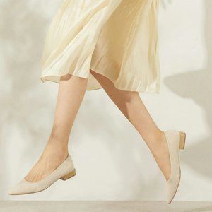 Vivaia Pointed Toe Flats